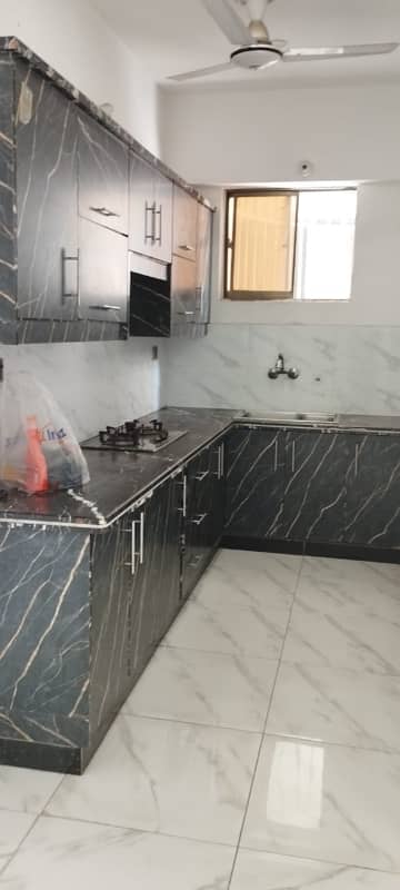 2 Bed DD Leased Flat for Sale in Faraz View, Block 13 Second Floor, Park Facing, Attached Washrooms, No Load Shedding/Water/Gas Issues, Cash Party Preferred.