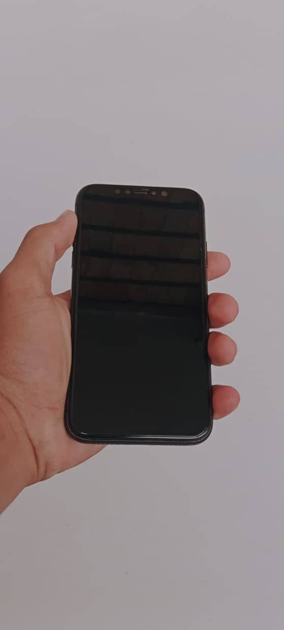 Apple iPhone 11 0