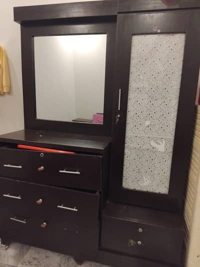 dressing table