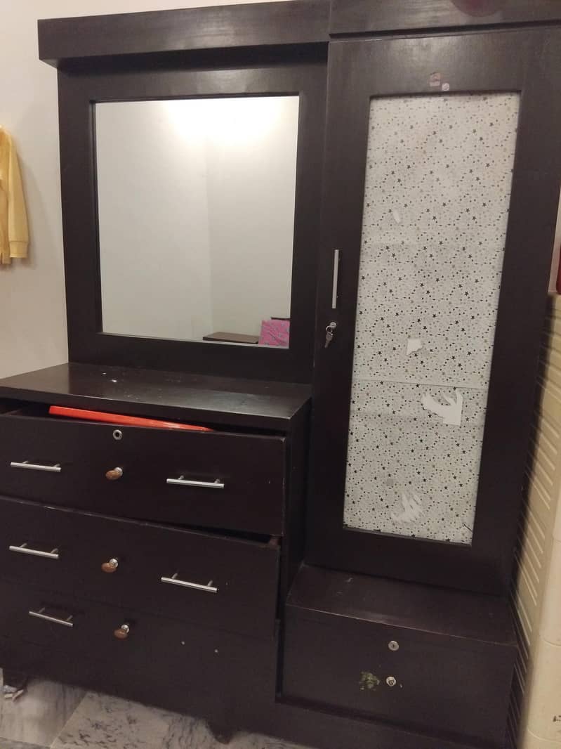 dressing table 0