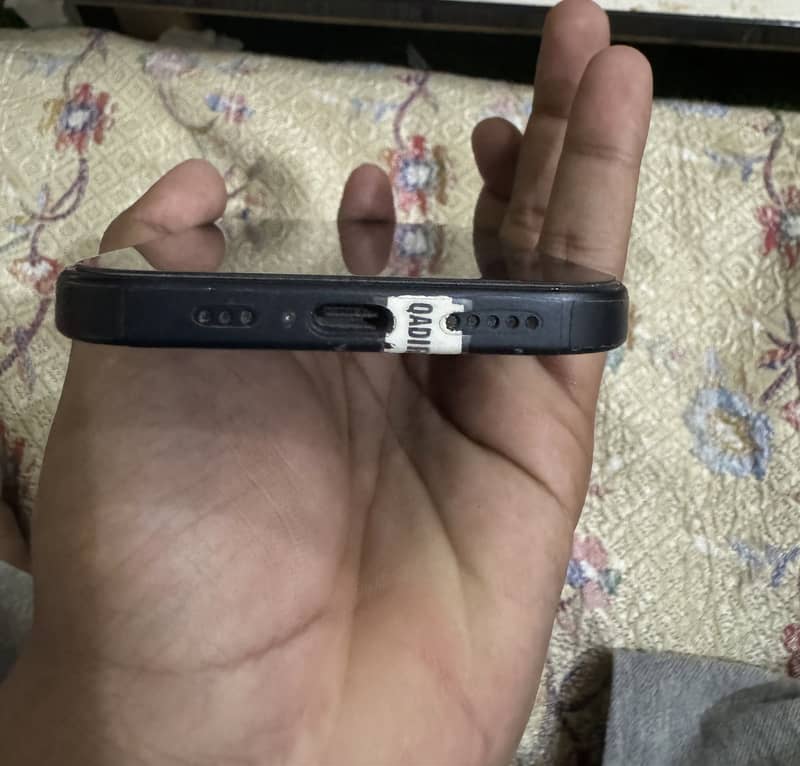Apple iPhone 16 1