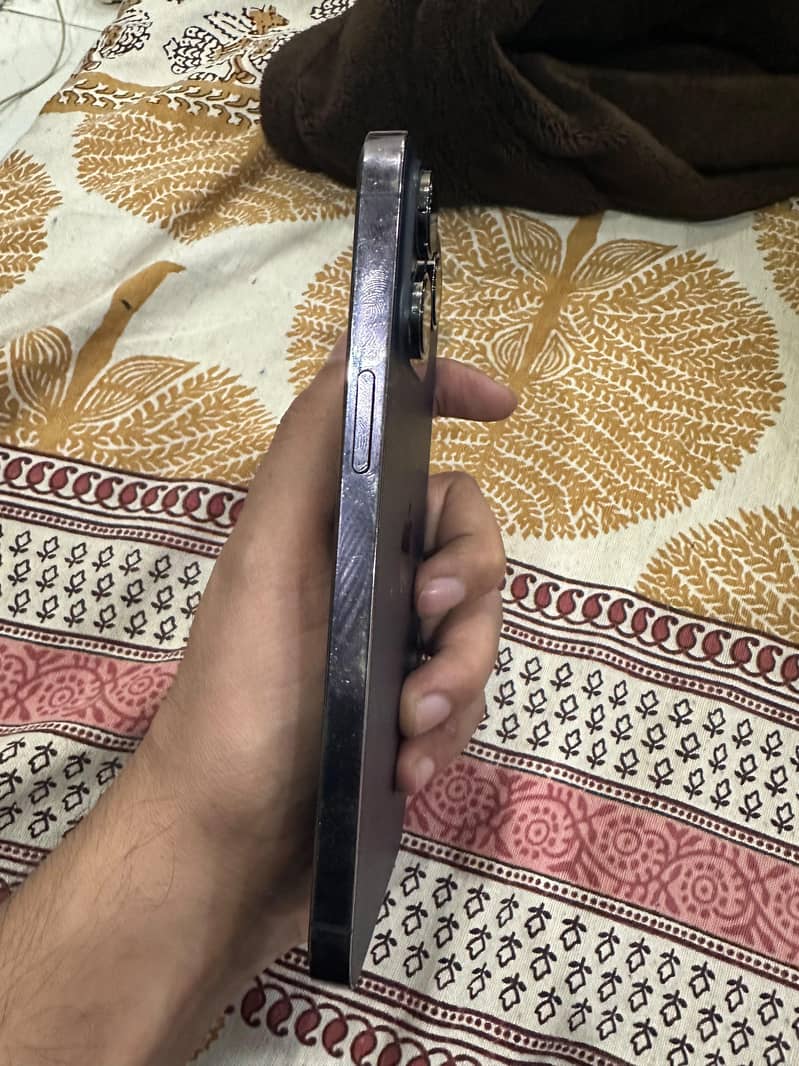 Apple iPhone 14 Pro Max 4