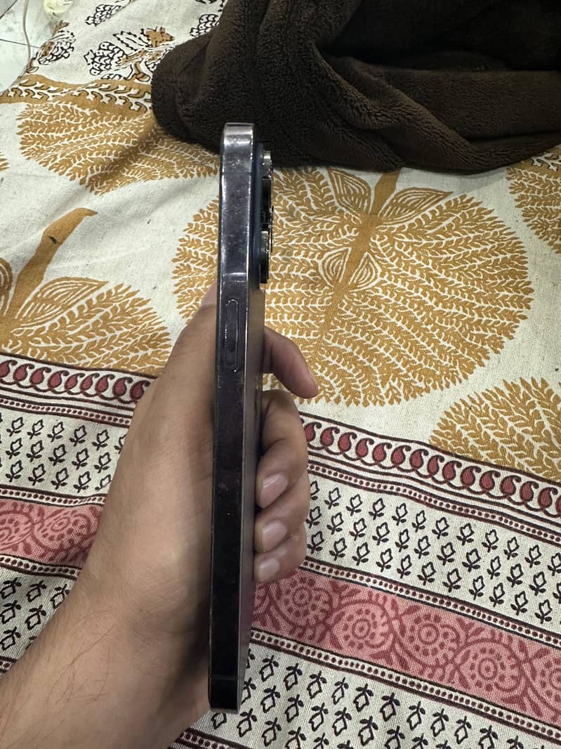 Apple iPhone 14 Pro Max 7