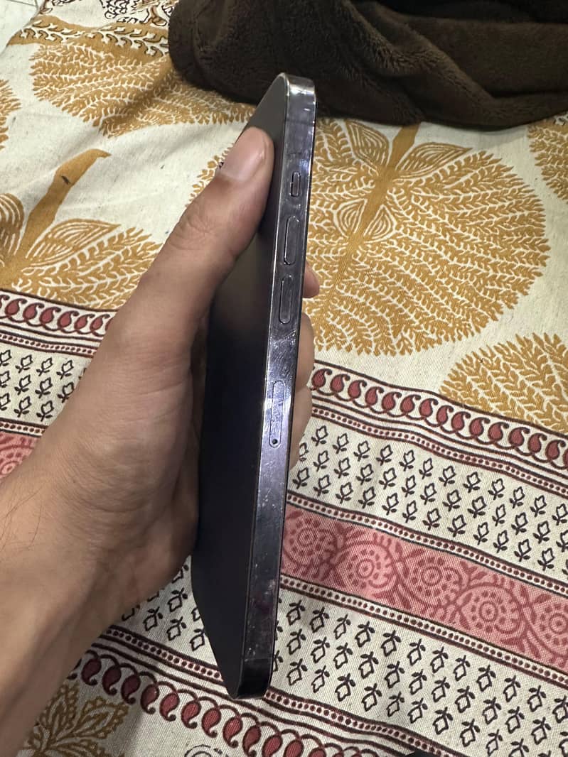 Apple iPhone 14 Pro Max 8