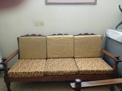 sofa set available for sale