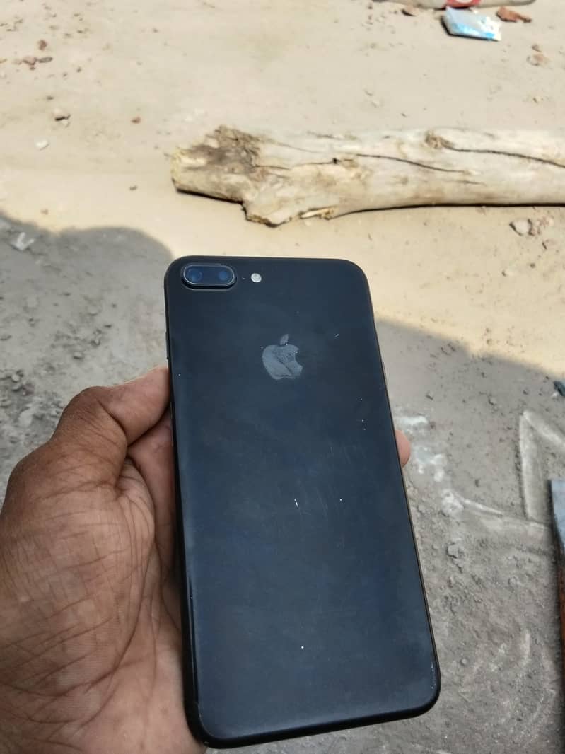 Apple iPhone 7 Plus 2