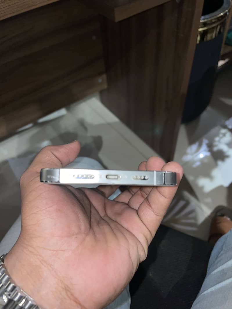 Apple iPhone 13 Pro Max 5