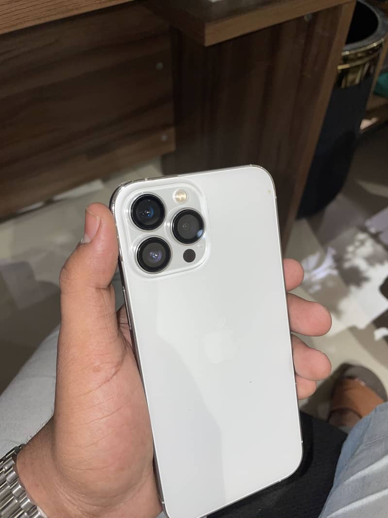 Apple iPhone 13 Pro Max 6