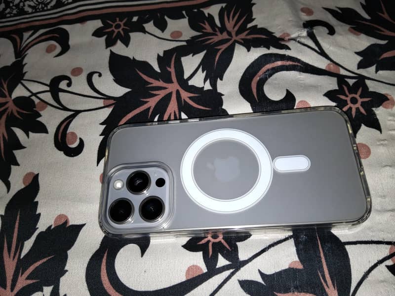 Apple iPhone 15 Pro Max 0