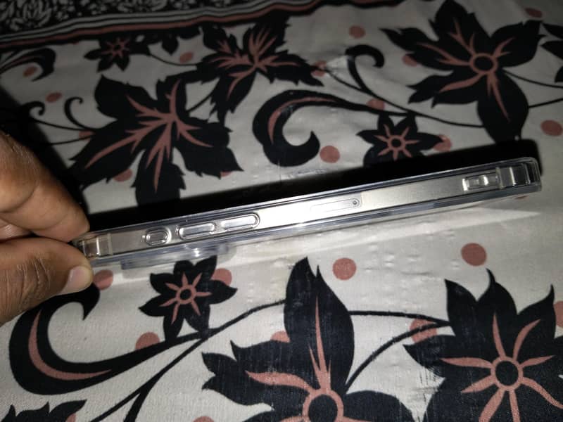 Apple iPhone 15 Pro Max 2