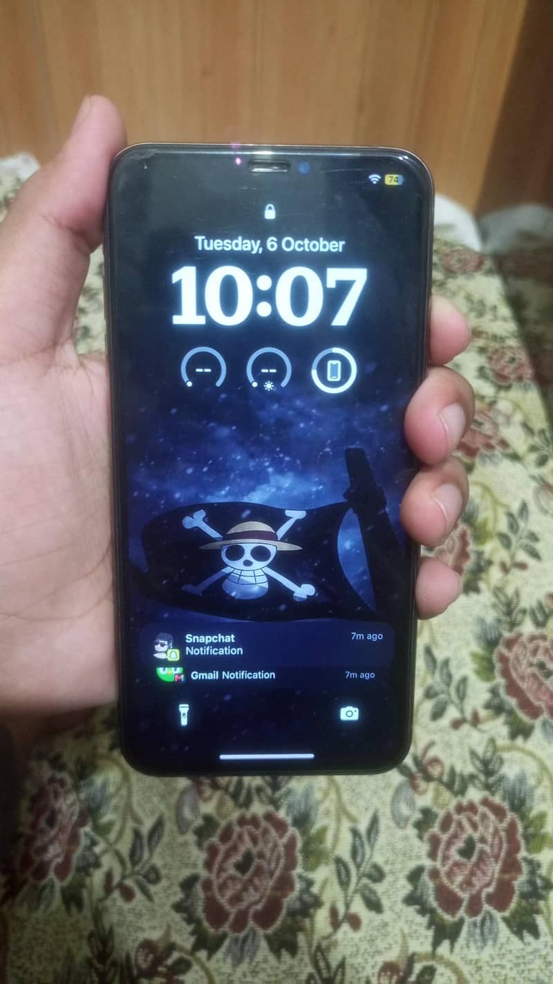 Apple iPhone XS Max 3