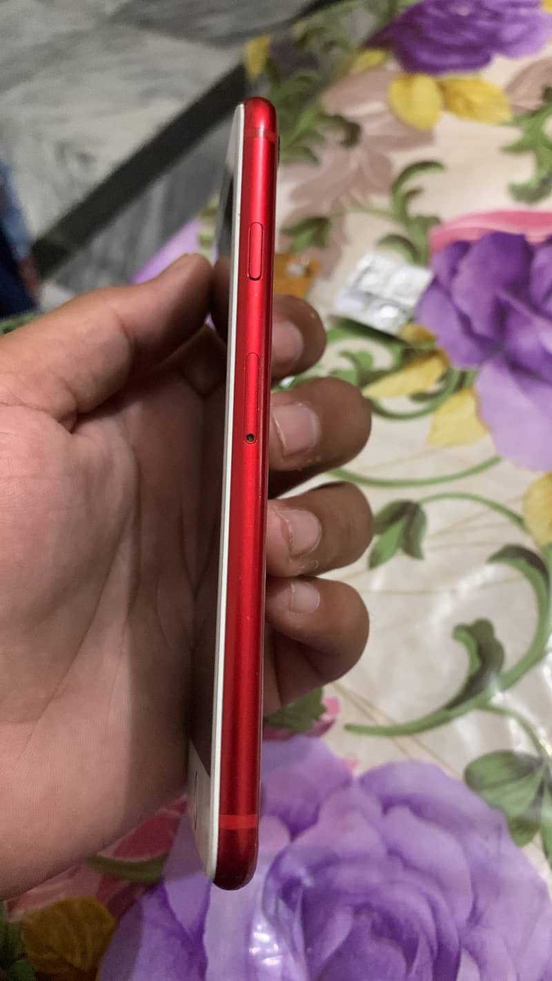 Apple iPhone 8 3