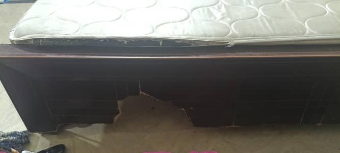 Bed with matress minor damage