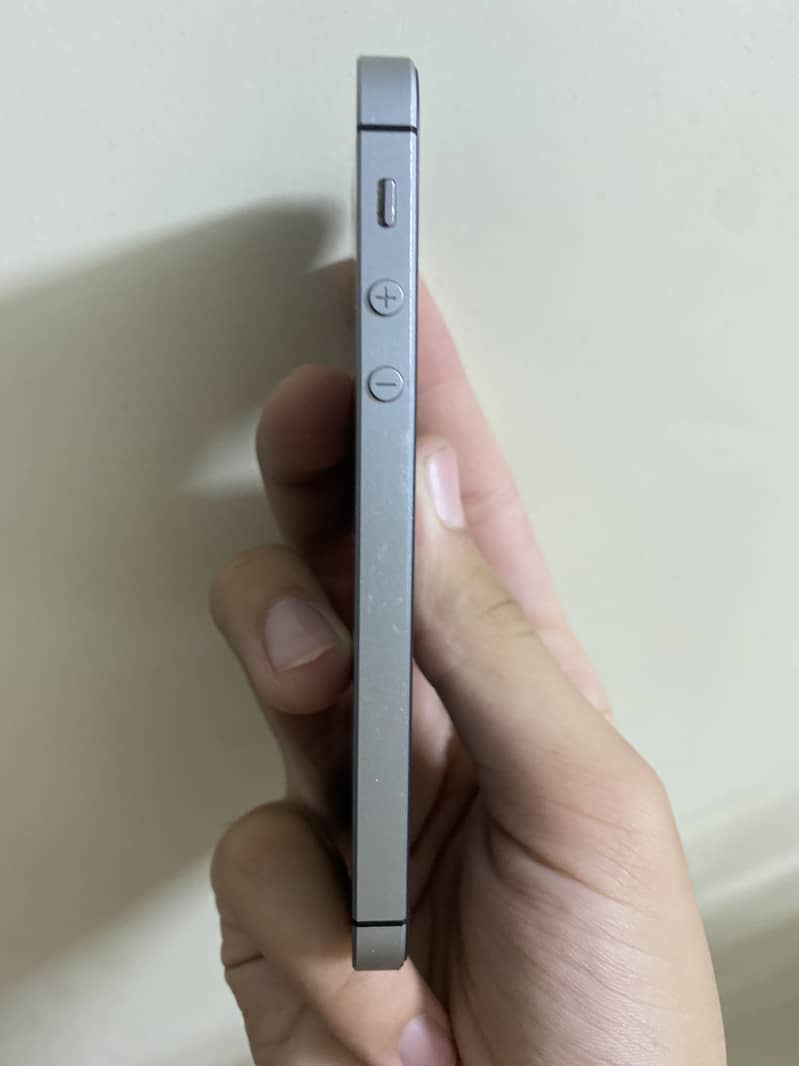 Apple iPhone SE 0