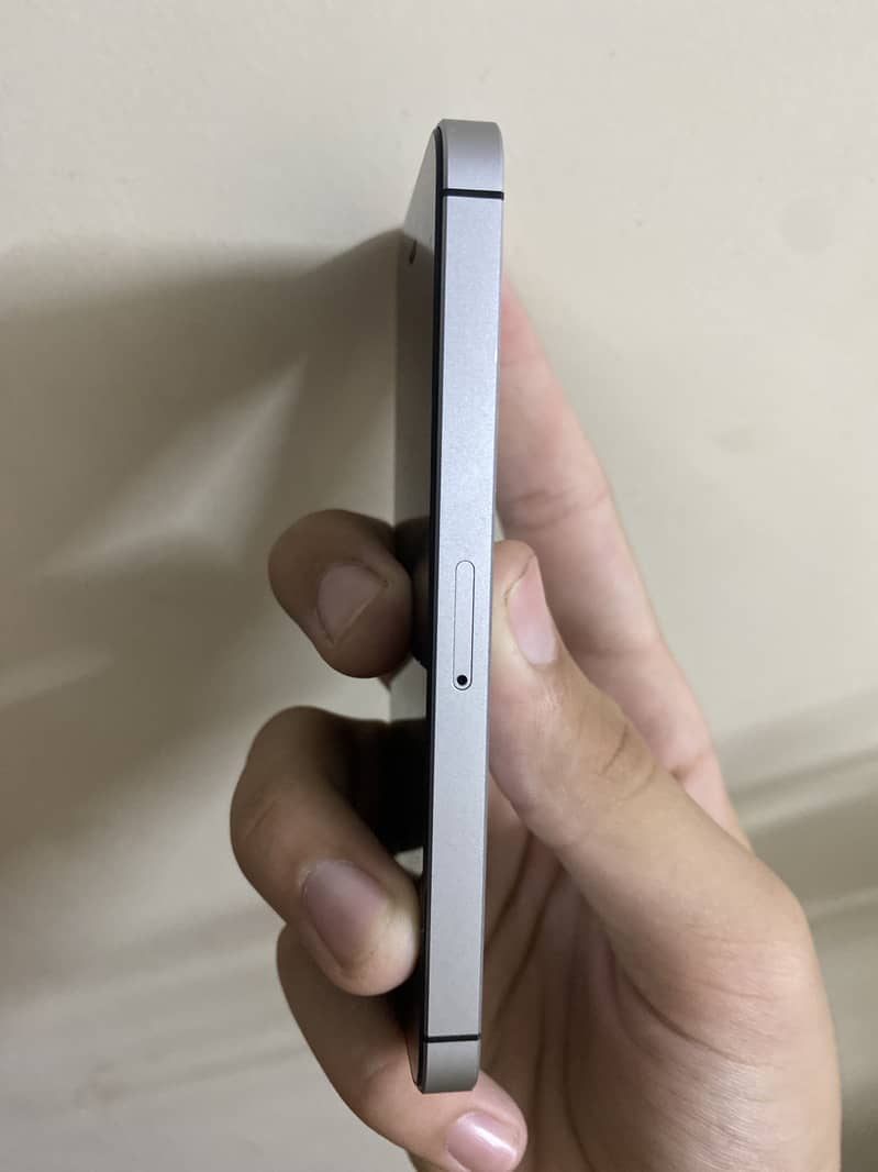 Apple iPhone SE 7
