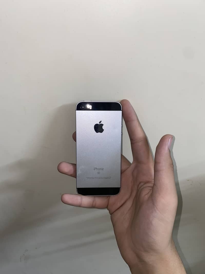 Apple iPhone SE 8