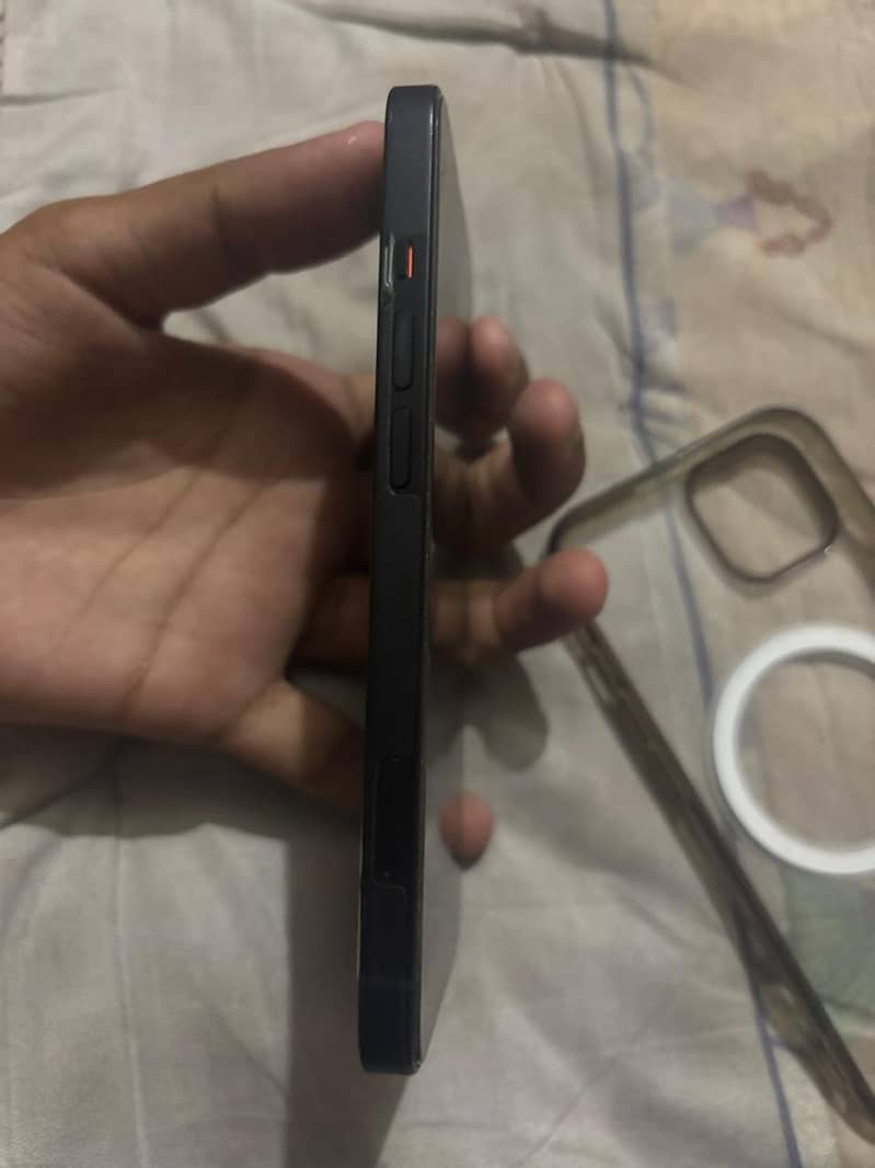 Apple iPhone 13 jv 5