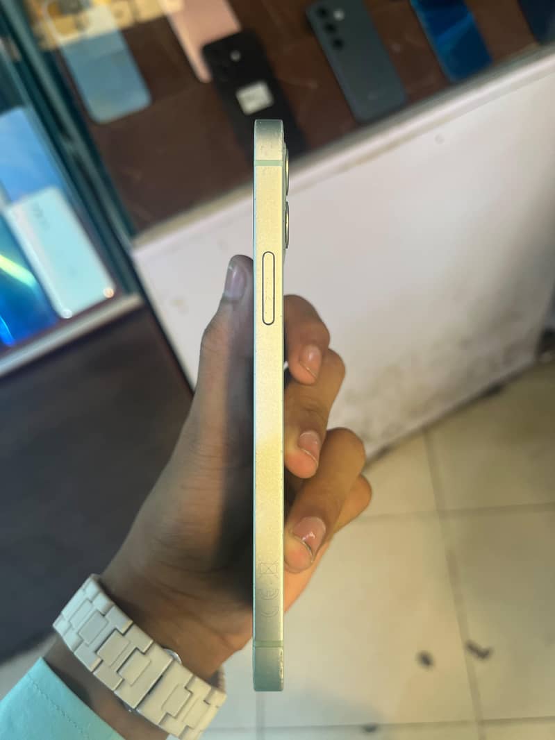 Apple iPhone 12 2