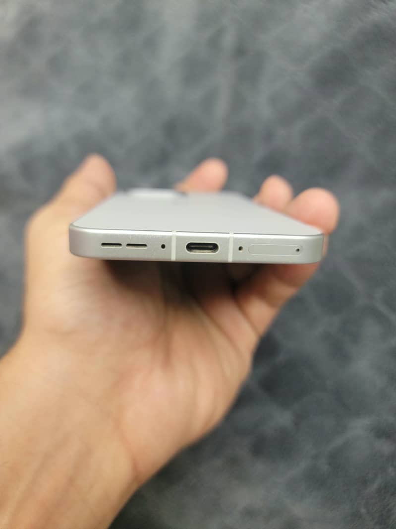 One Plus 13s 4