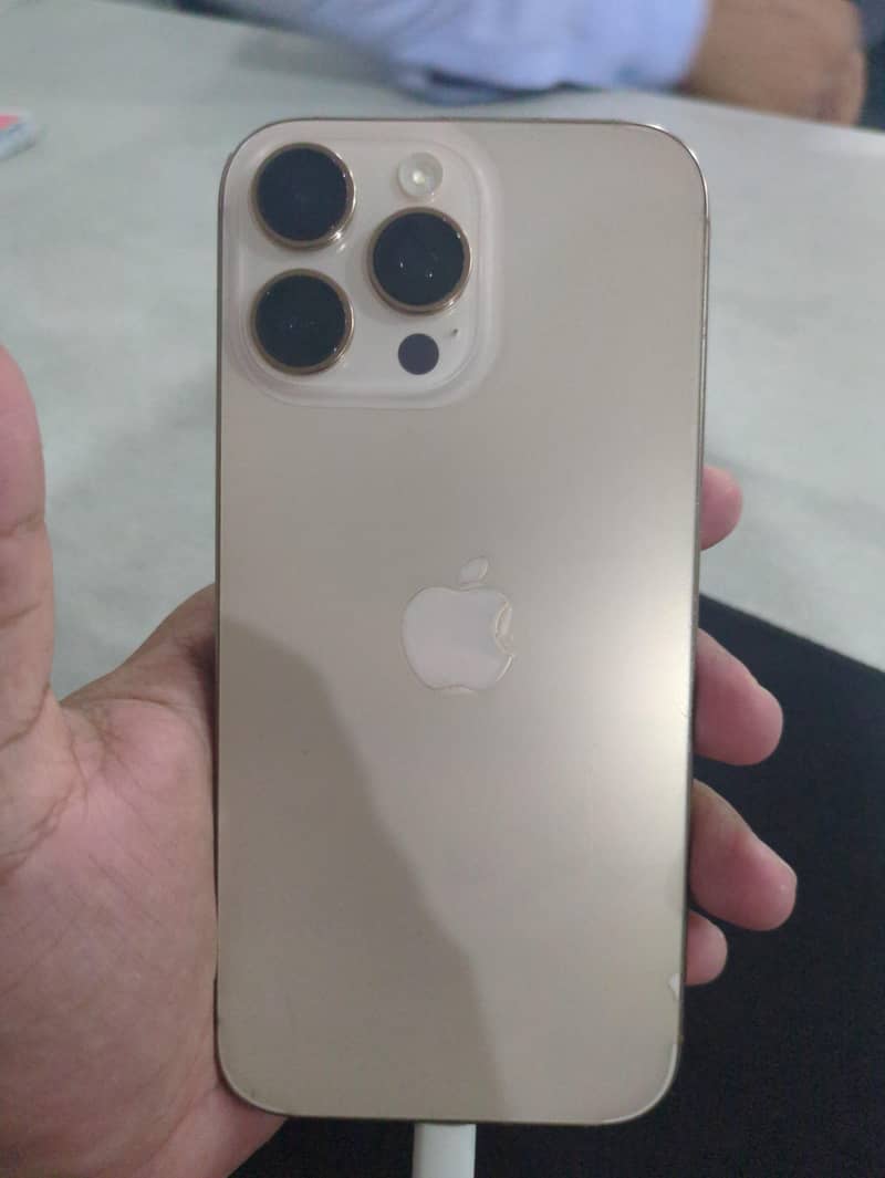 Apple iPhone 16 Pro Max 0