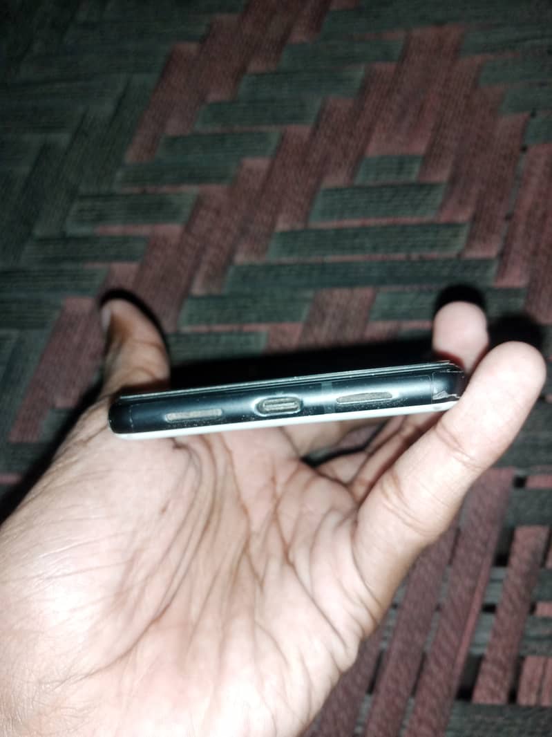 Google Pixel 6 4
