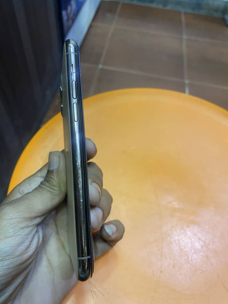 Apple iPhone 11 Pro 0
