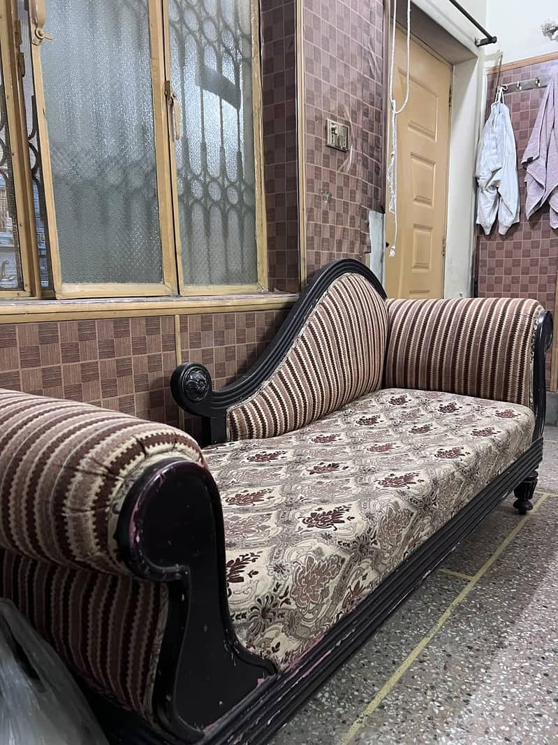 Dewan (Sofa)Urgent Sale 2