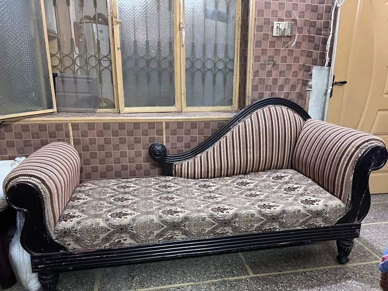 Dewan (Sofa)Urgent Sale 3