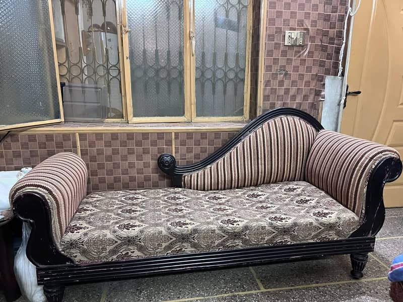 Dewan (Sofa)Urgent Sale 4
