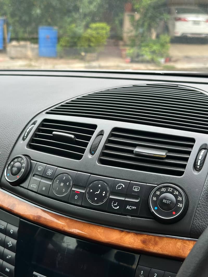 Mercedes E Class 2004 8