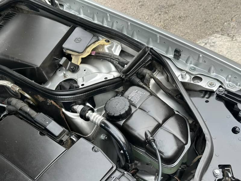 Mercedes E Class 2004 17