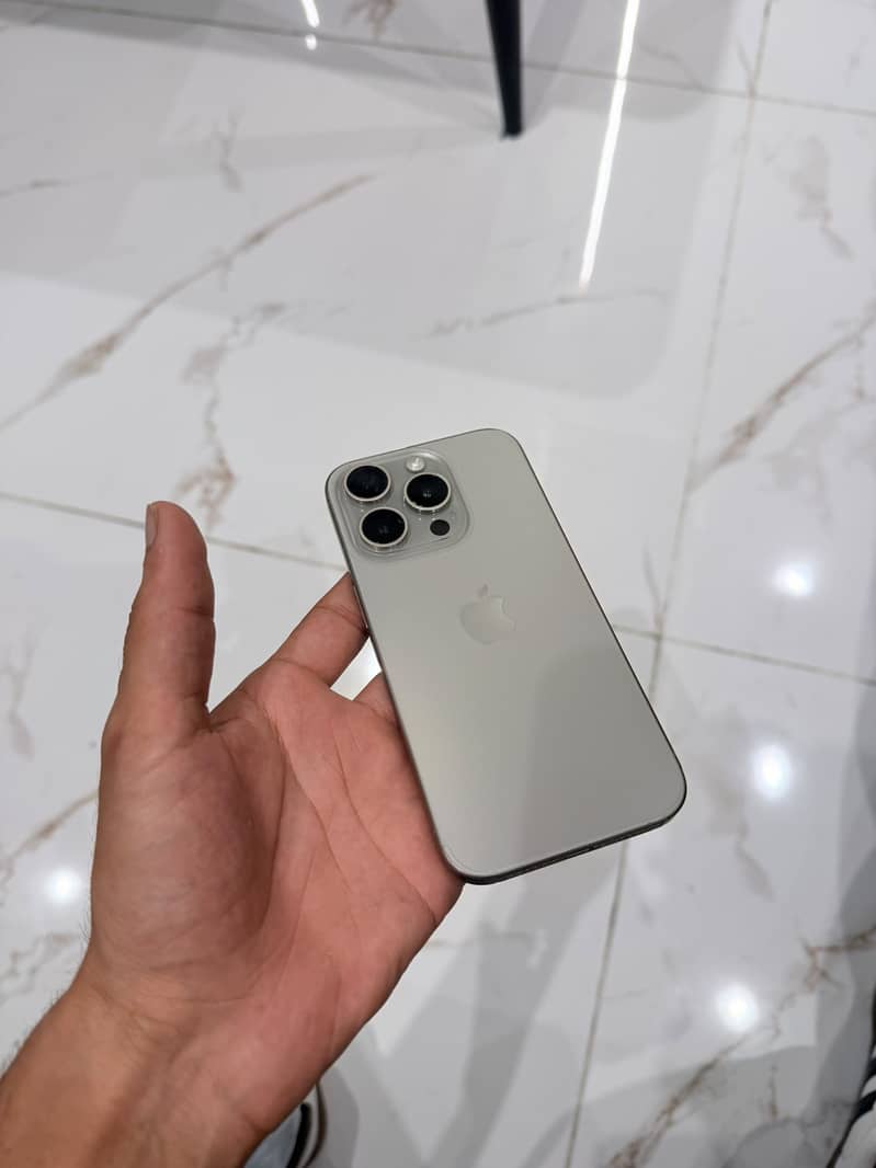 Apple iPhone 15 Pro 2