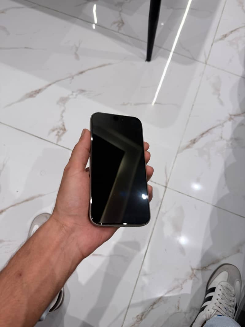 Apple iPhone 15 Pro 4