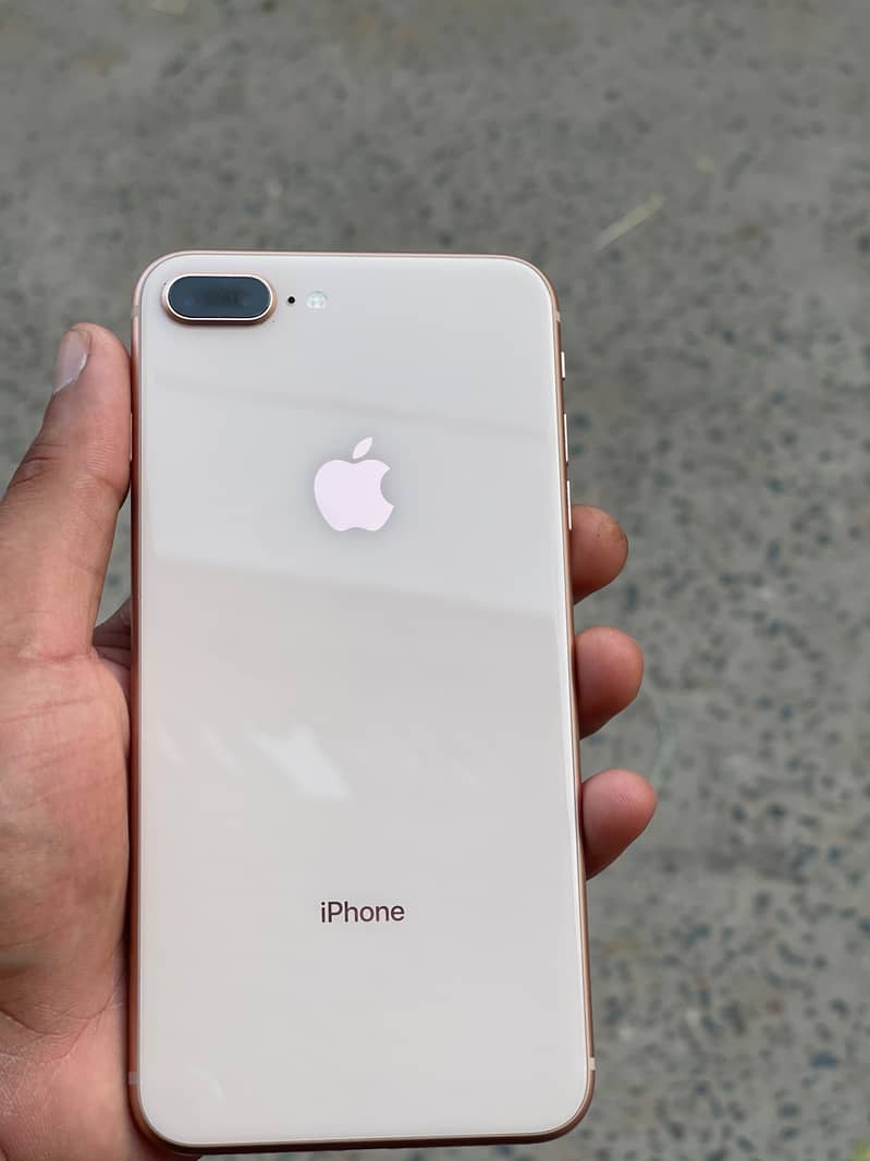 Apple iPhone 8 Plus 0