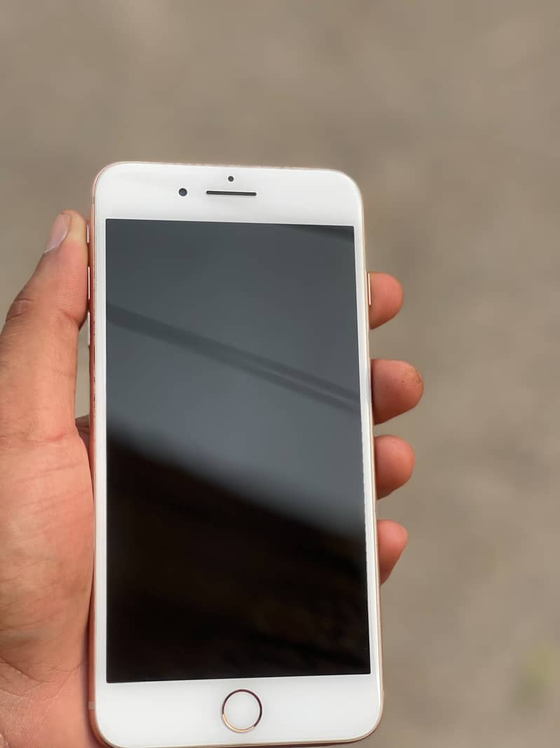 Apple iPhone 8 Plus 1