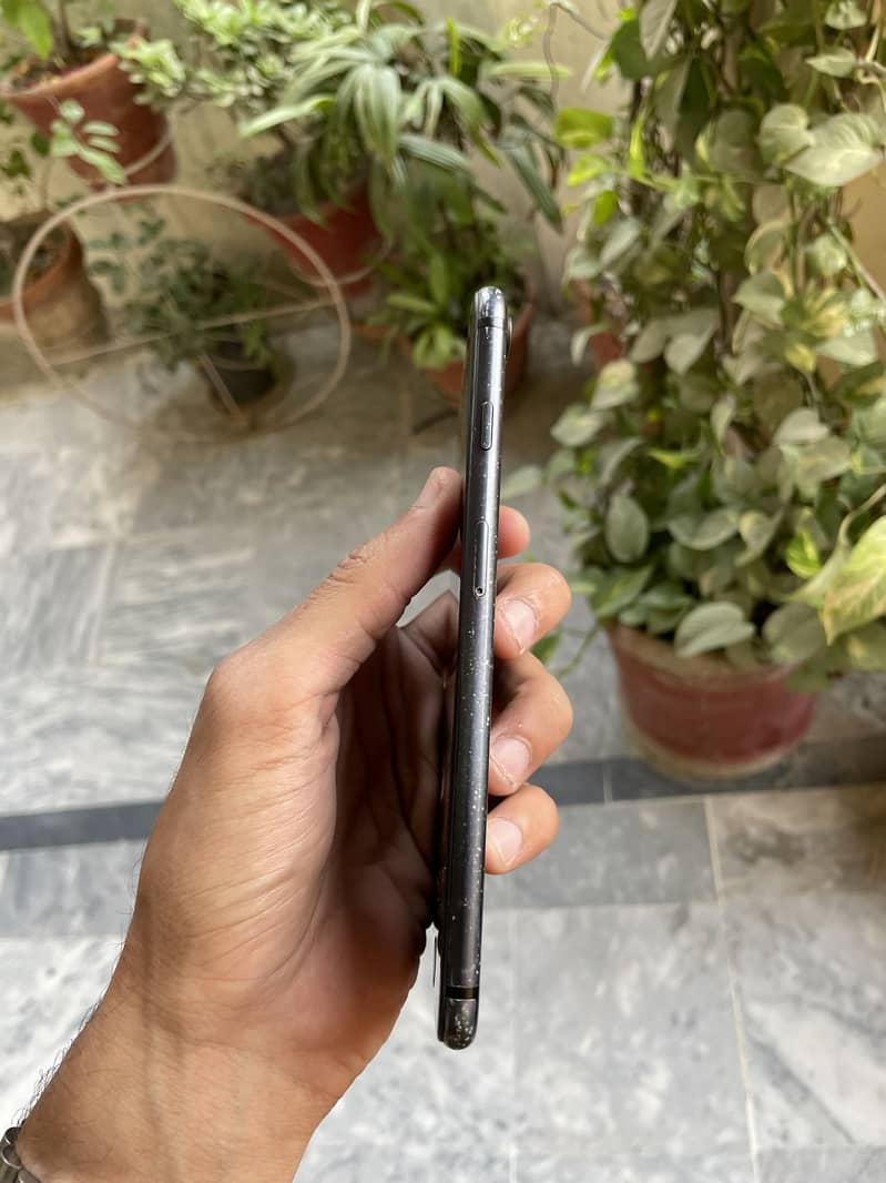 Apple iPhone 7 Plus 1