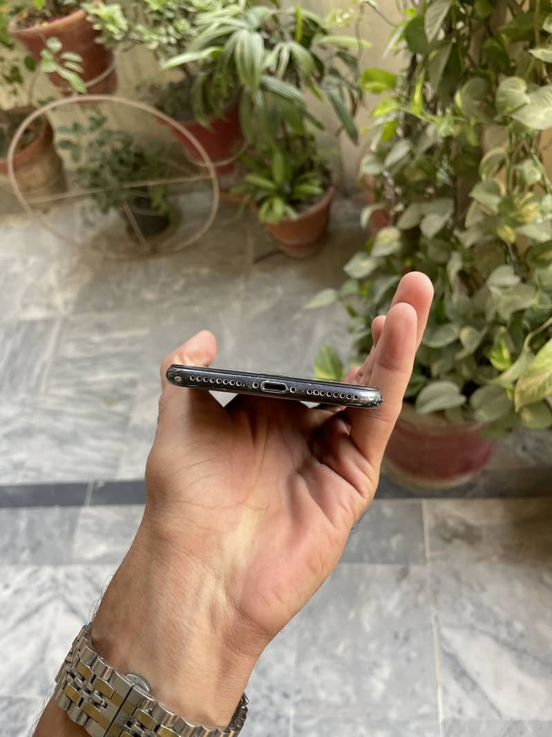 Apple iPhone 7 Plus 5