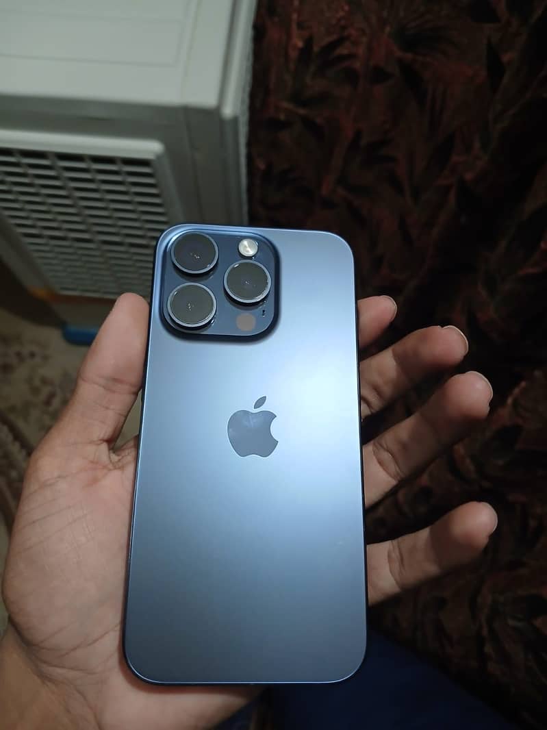 Apple iPhone 15 Pro 0