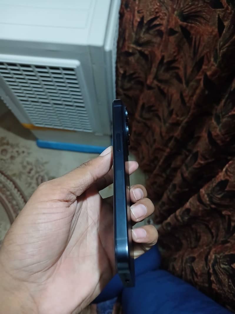 Apple iPhone 15 Pro 6