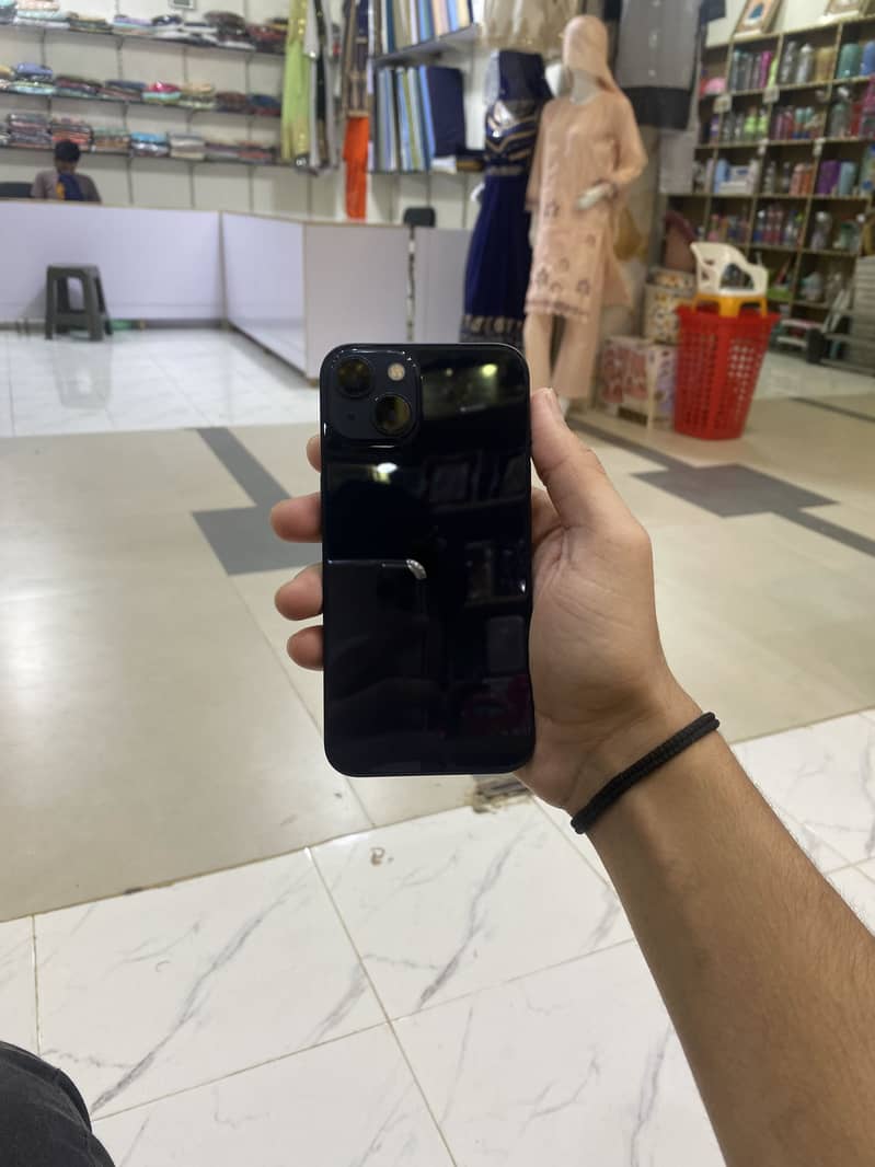 Apple iPhone 13 2