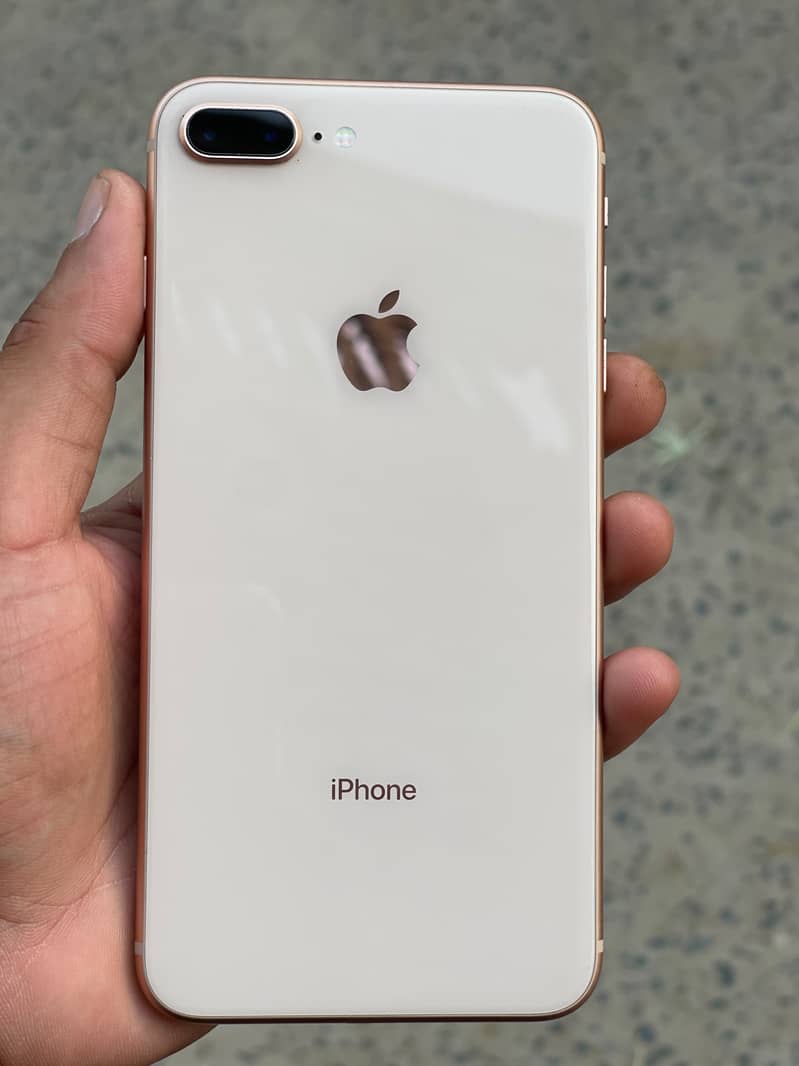 Apple iPhone 8 Plus 1