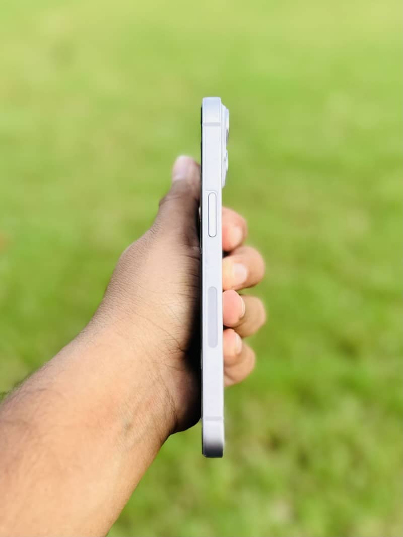 Apple iPhone 14 3