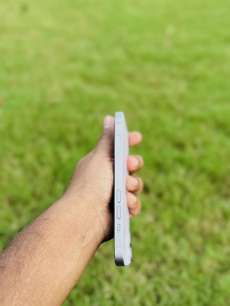 Apple iPhone 14 9