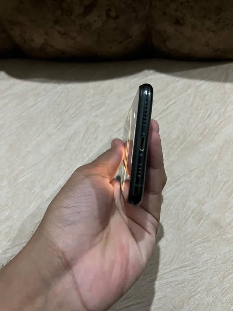 Apple iPhone 11 Pro Max 3