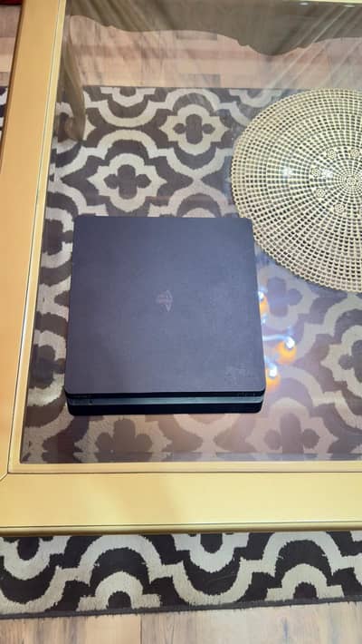 PS4 Slim 500GB with 2 Original Controllers + FIFA 20
