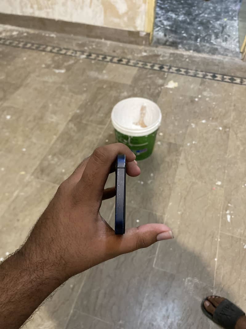 Apple iPhone 12 5