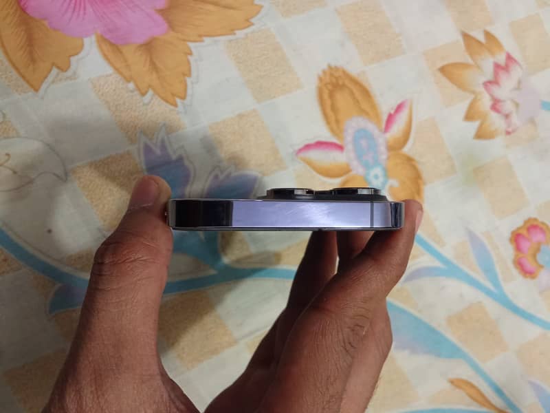 Apple iPhone 14 Pro 2
