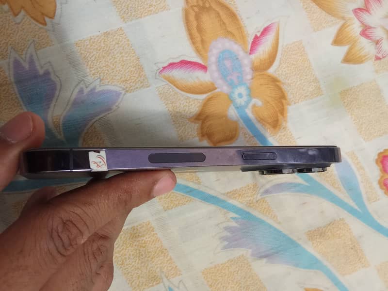 Apple iPhone 14 Pro 4
