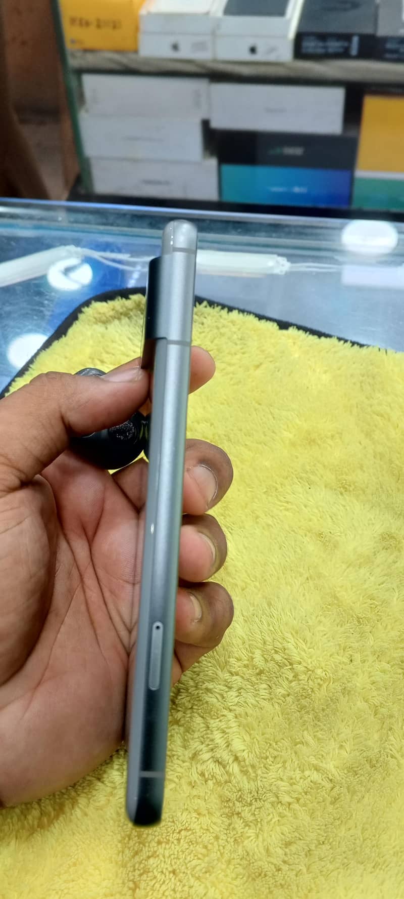 Google Pixel 8 4