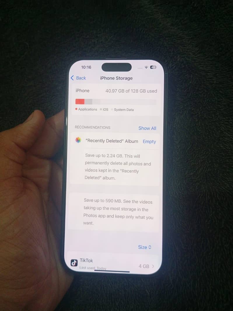 Apple iPhone 16 Pro 0